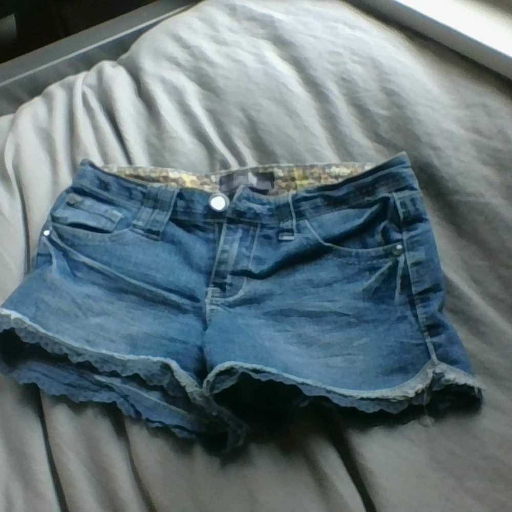 karma blue laced jean shorts